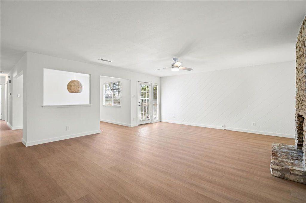 11131 Henge Dr - Photo 2 of 15