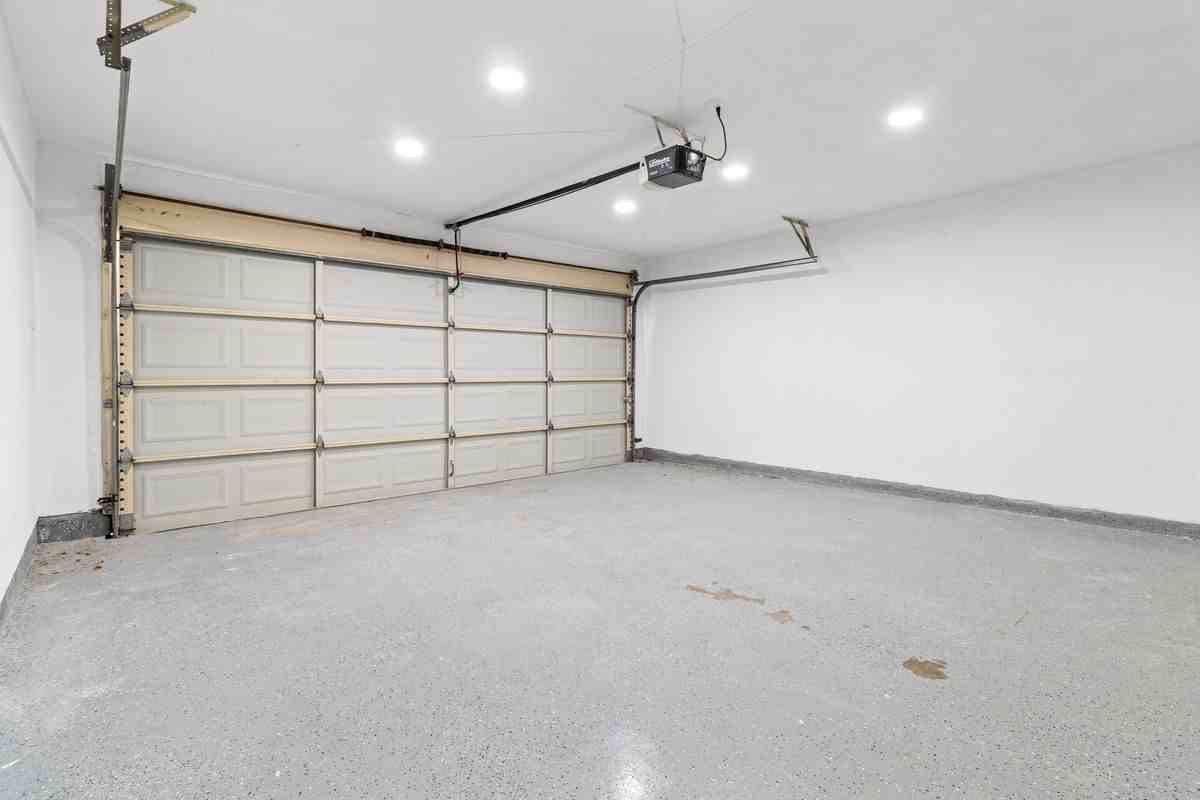 11131 Henge Dr - Photo 5 of 15