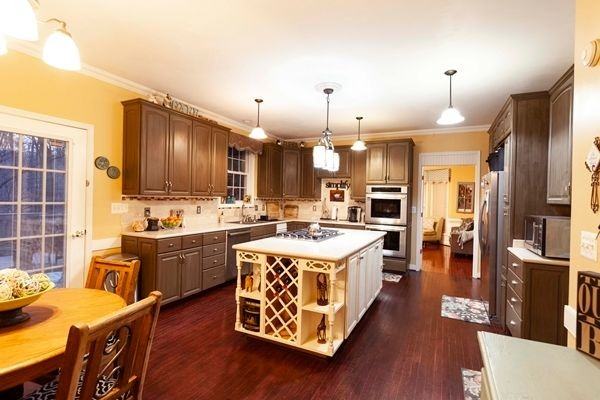 46 Monument Dr - Photo 4 of 27