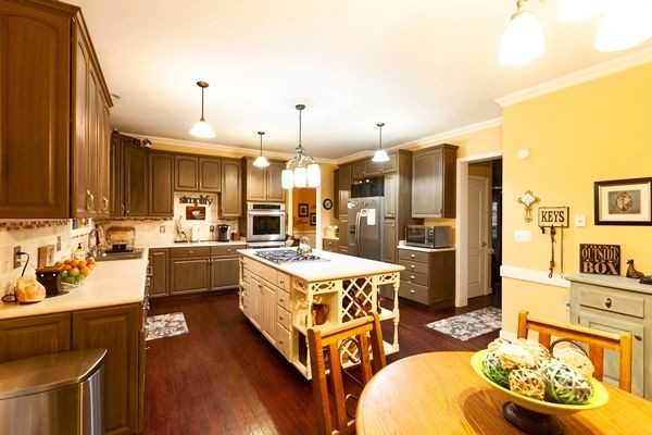 46 Monument Dr - Photo 5 of 27