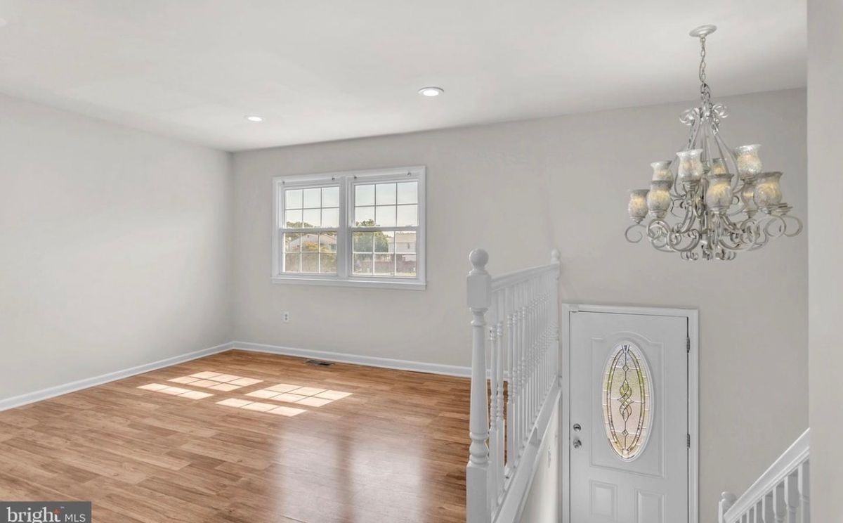 1531 Fort Sumter Ct - Photo 2 of 24