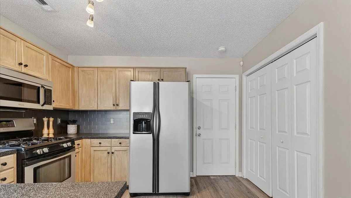 372 Reed Creek Rd - Photo 5 of 10