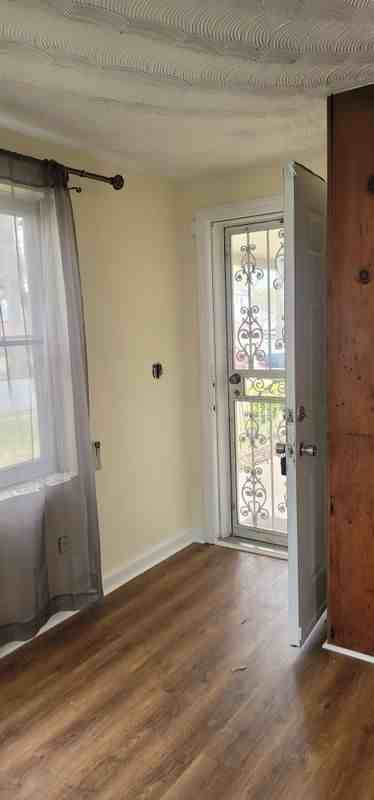 3556 Riverside Dr - Photo 3 of 7