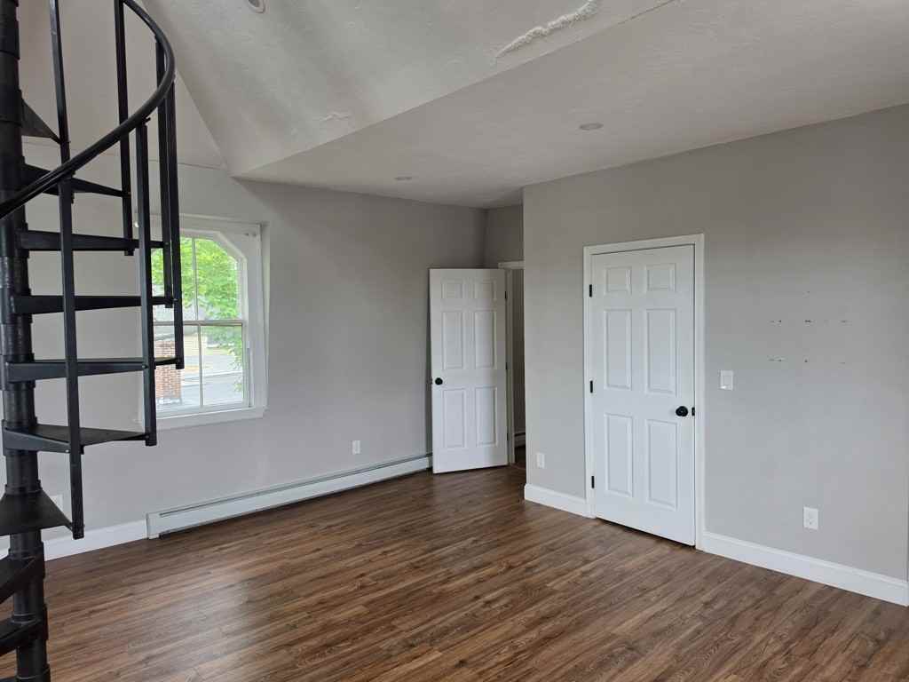 697 Bridge St #3 - Photo 4 of 9