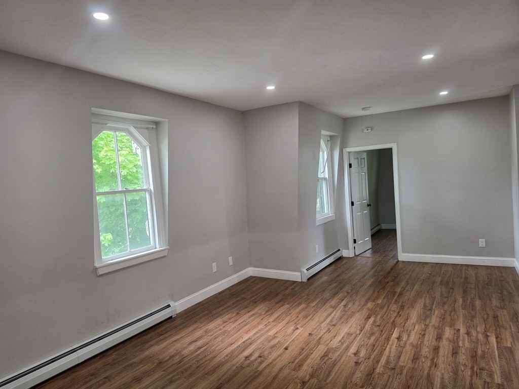 697 Bridge St #3 - Photo 5 of 9