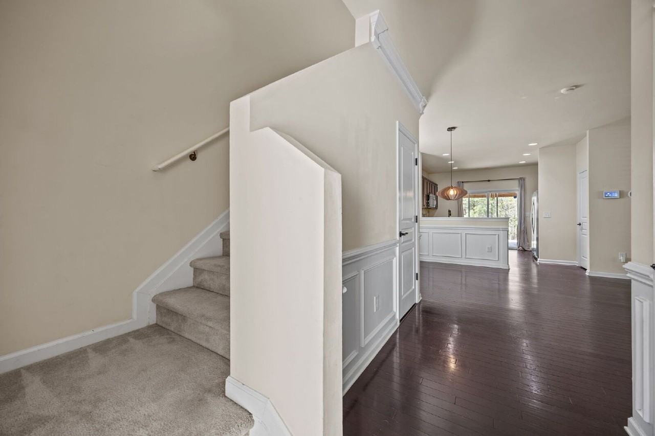 4320 Lyman Ave - Photo 4 of 39