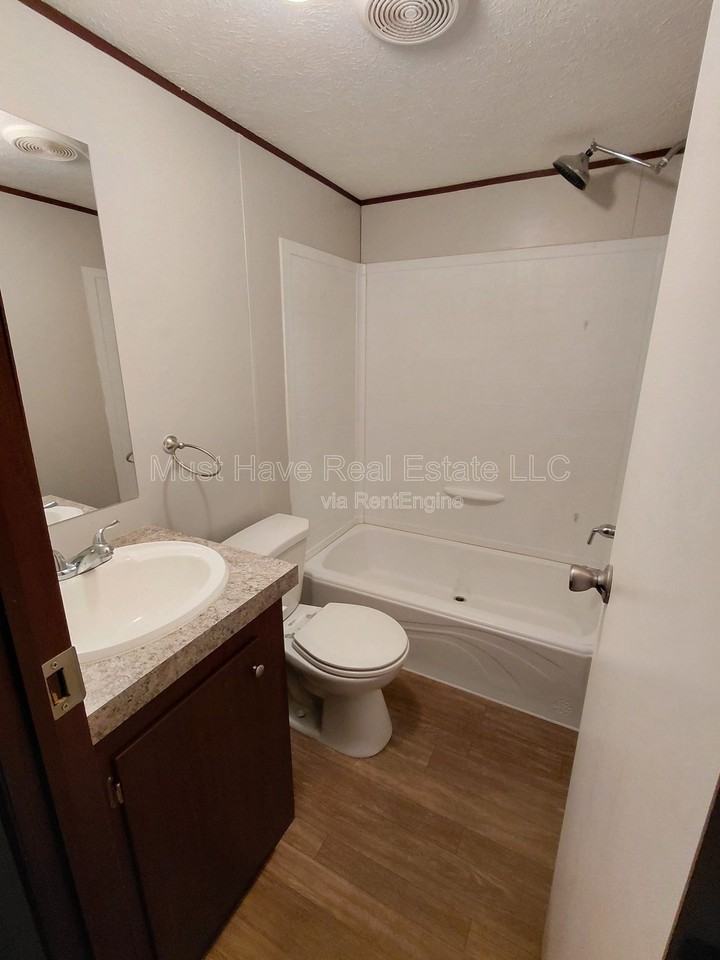 1691 Zebulon Dr - Photo 6 of 8