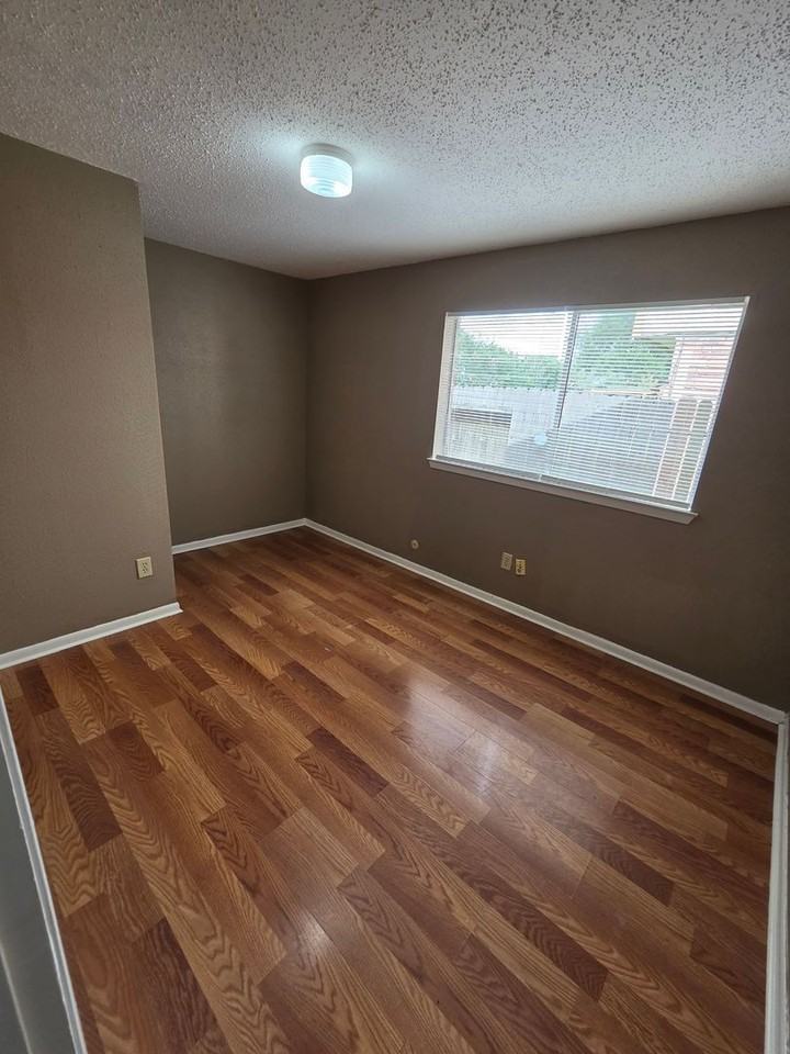 12318 Fetlock Dr - Photo 2 of 12
