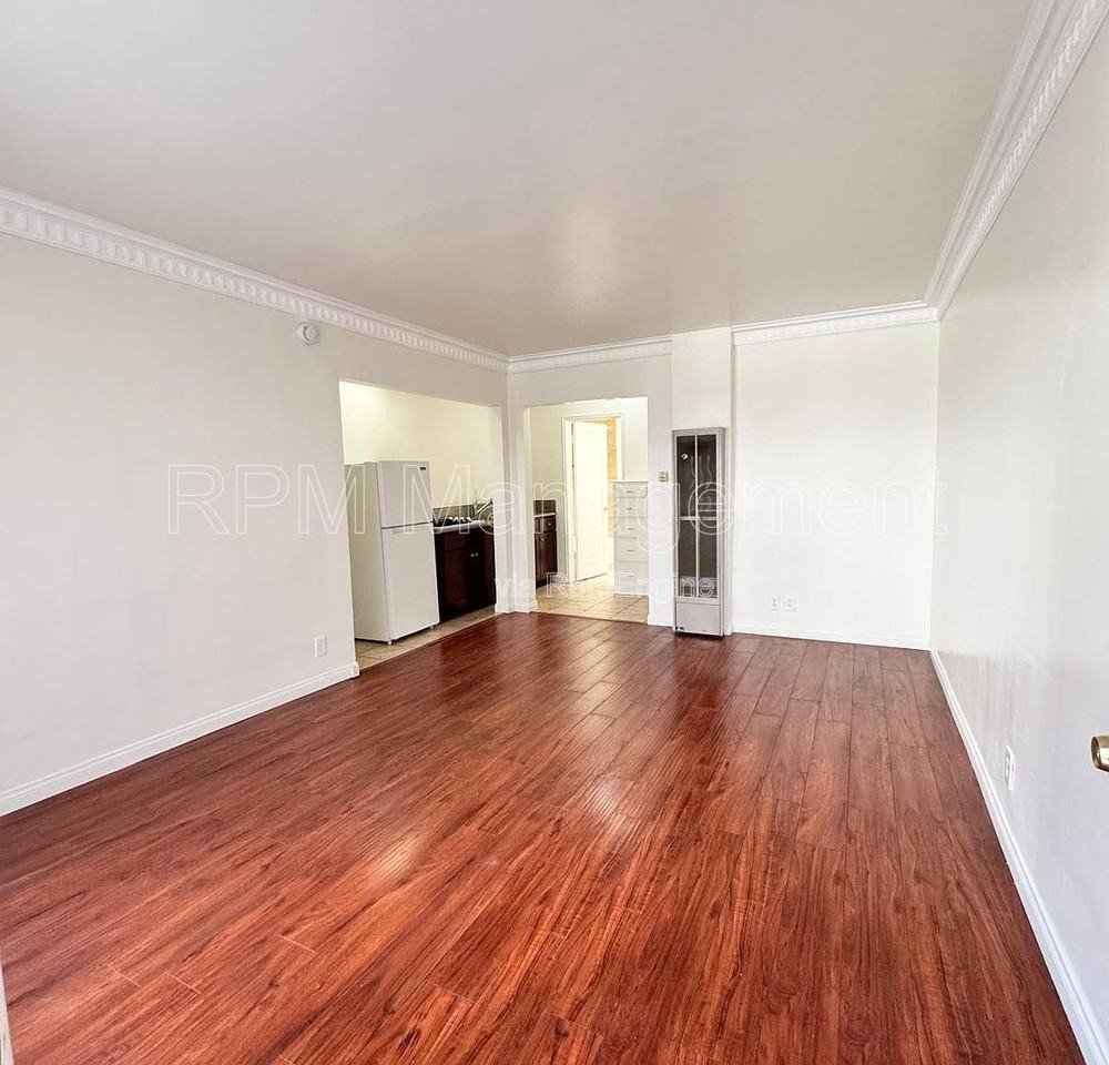 1041 S Norton Ave #1041 - Photo 2 of 11