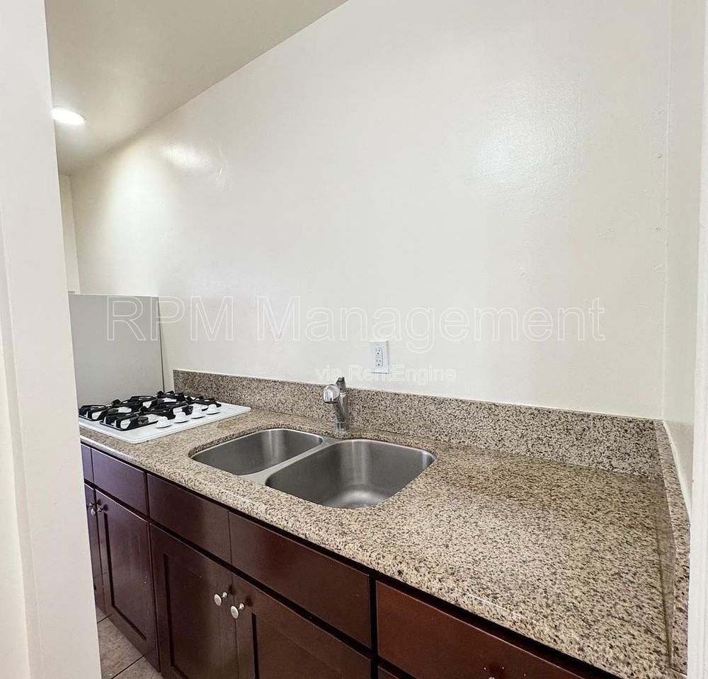 1041 S Norton Ave #1041 - Photo 7 of 11