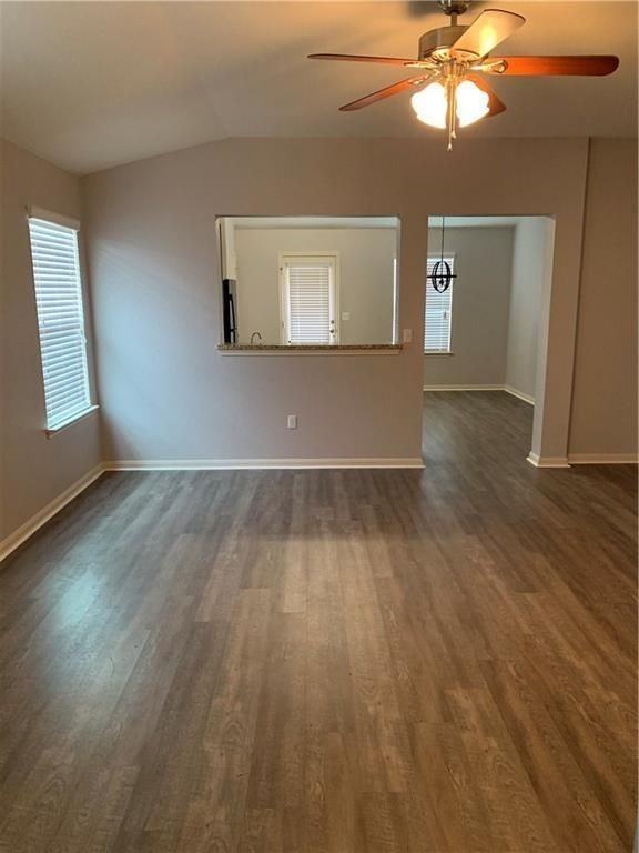 351 Musgrav - Photo 3 of 24