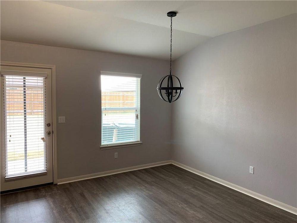 351 Musgrav - Photo 7 of 24