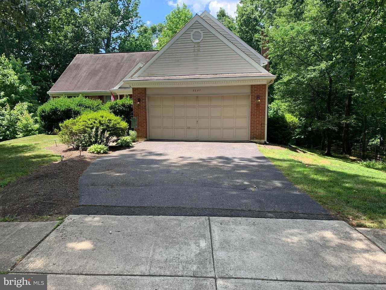 9207 Beachway Ln - Photo 2 of 27