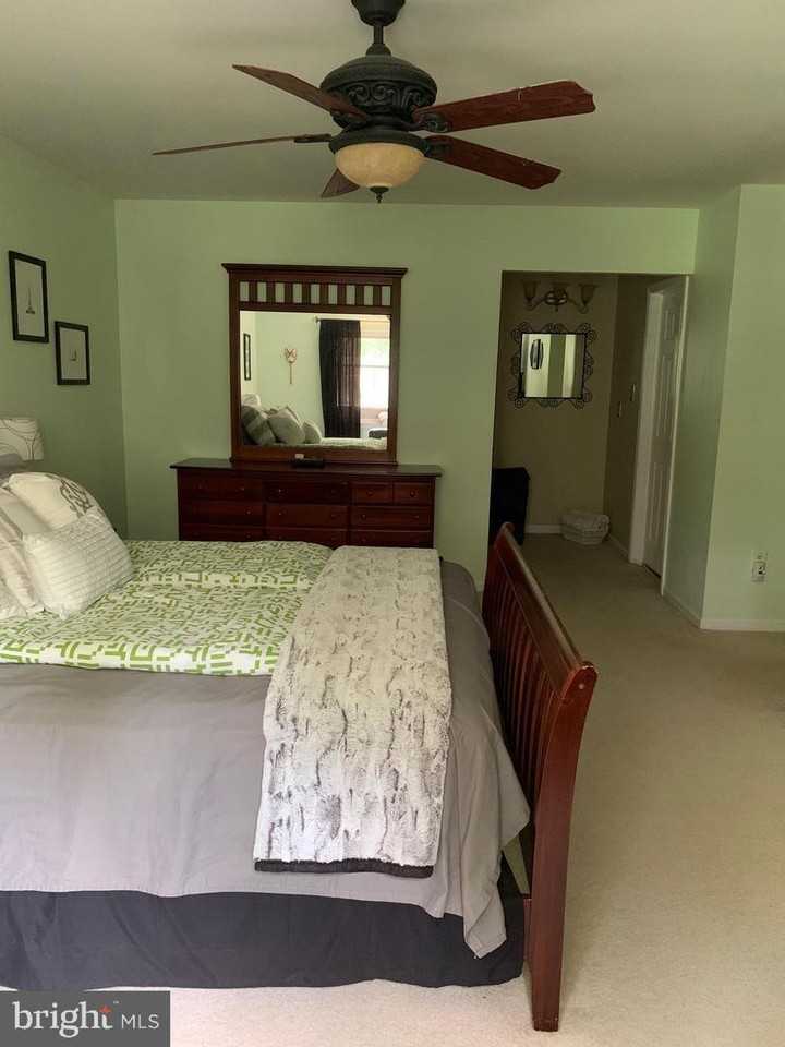 9207 Beachway Ln - Photo 3 of 27
