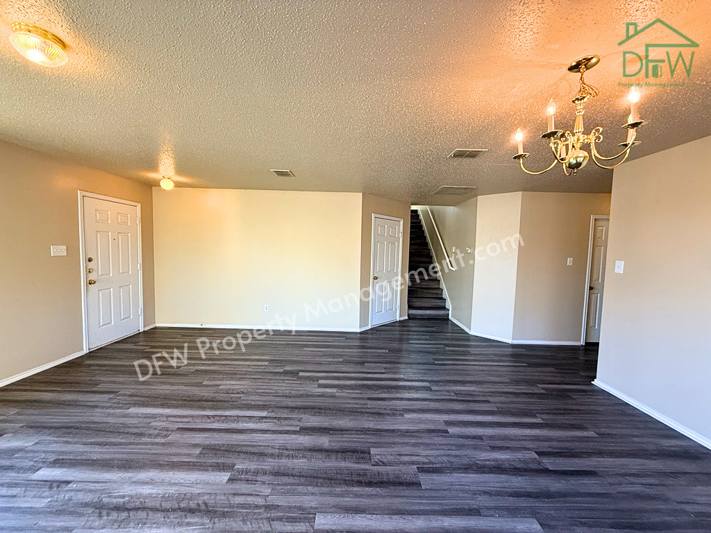 3625 Clydesdale Dr - Photo 2 of 23