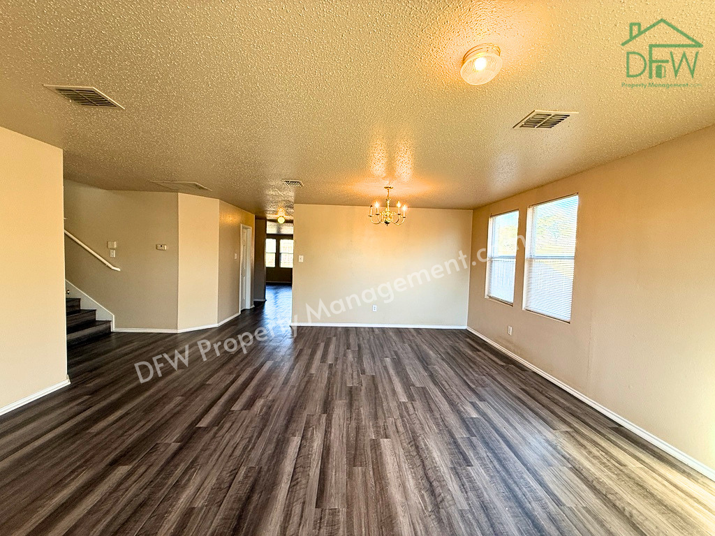 3625 Clydesdale Dr - Photo 3 of 23