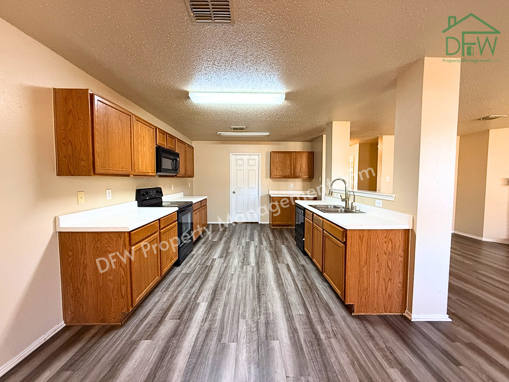 3625 Clydesdale Dr - Photo 4 of 23