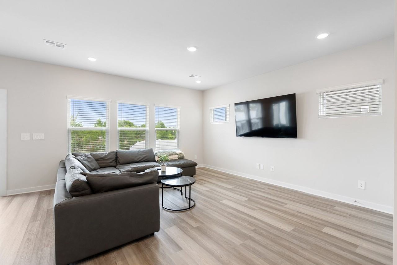 4260 Skyridge Dr - Photo 6 of 41