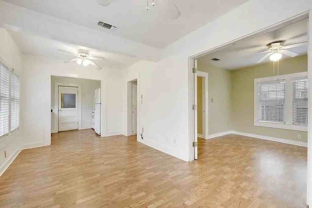 1707 S 5th St - Photo 4 of 11