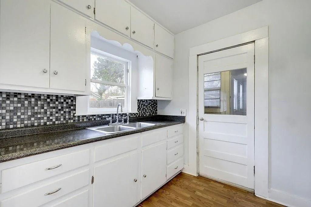 1707 S 5th St - Photo 5 of 11