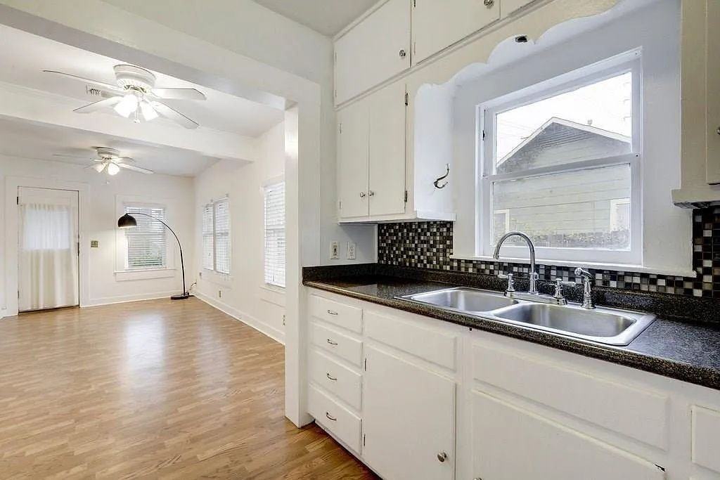 1707 S 5th St - Photo 6 of 11