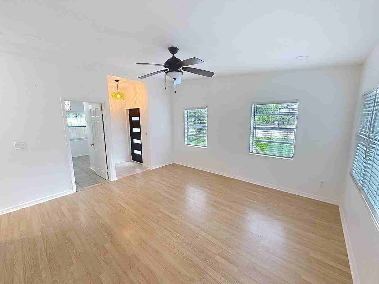 806 E Livingston St - Photo 4 of 14