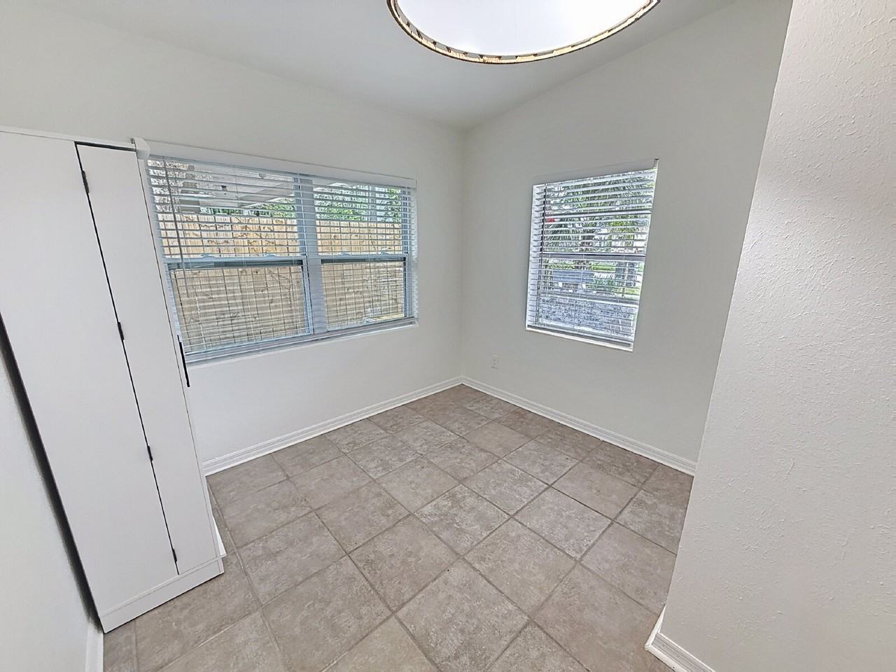 806 E Livingston St - Photo 7 of 14