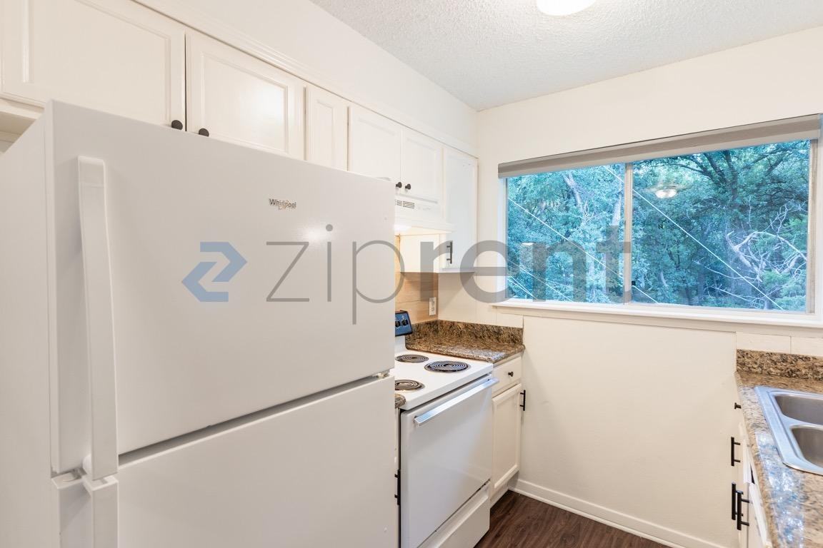 2906 Sweeney Ln #C - Photo 6 of 14