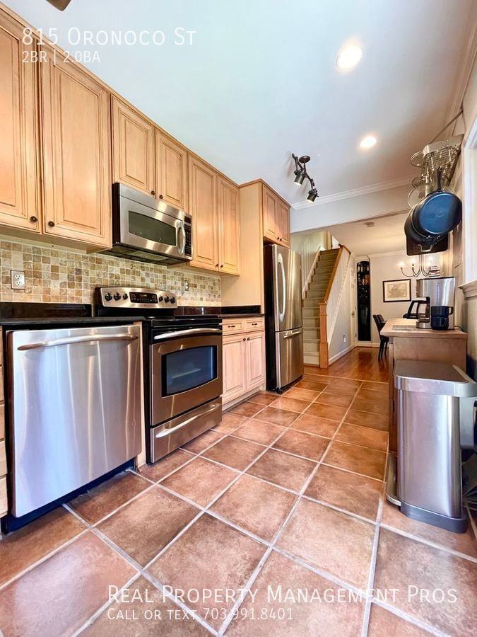 815 Oronoco St - Photo 5 of 23