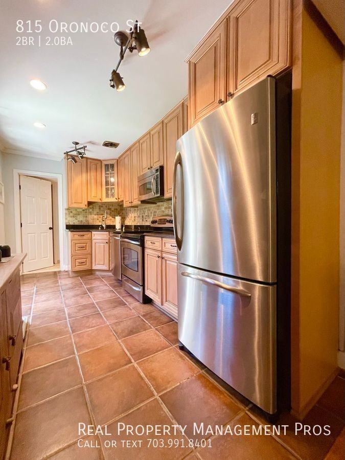 815 Oronoco St - Photo 6 of 23