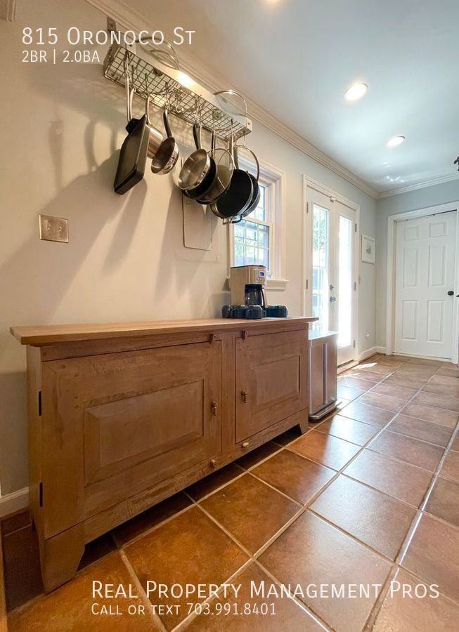 815 Oronoco St - Photo 7 of 23