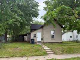 featured image of 1052 John St
