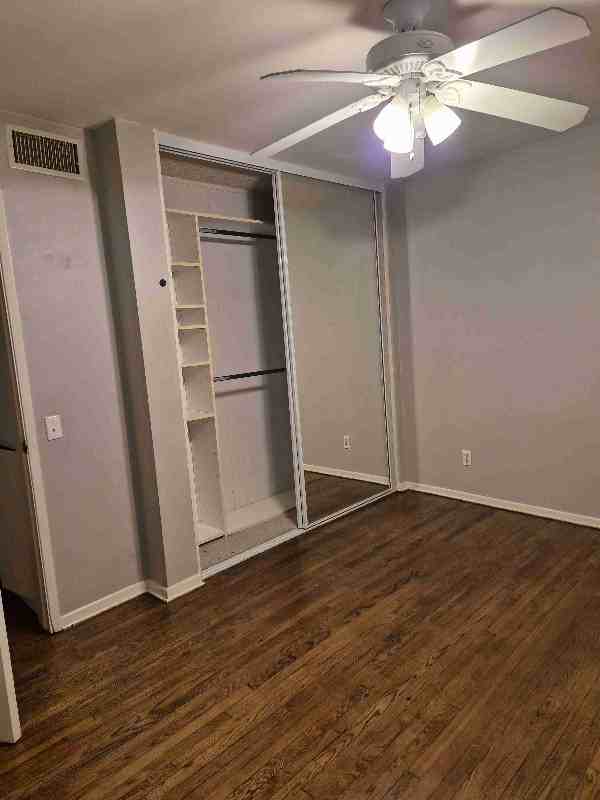 10801 Viking Ave - Photo 6 of 8
