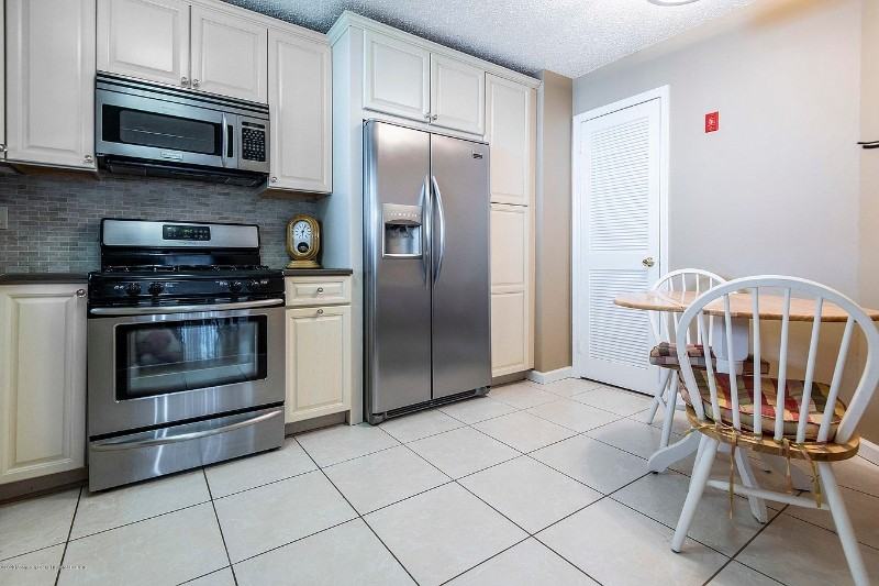 185 Tulip Ln - Photo 7 of 13