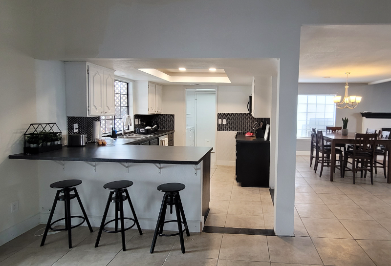5709 Avenida Silla #4 - Photo 7 of 17