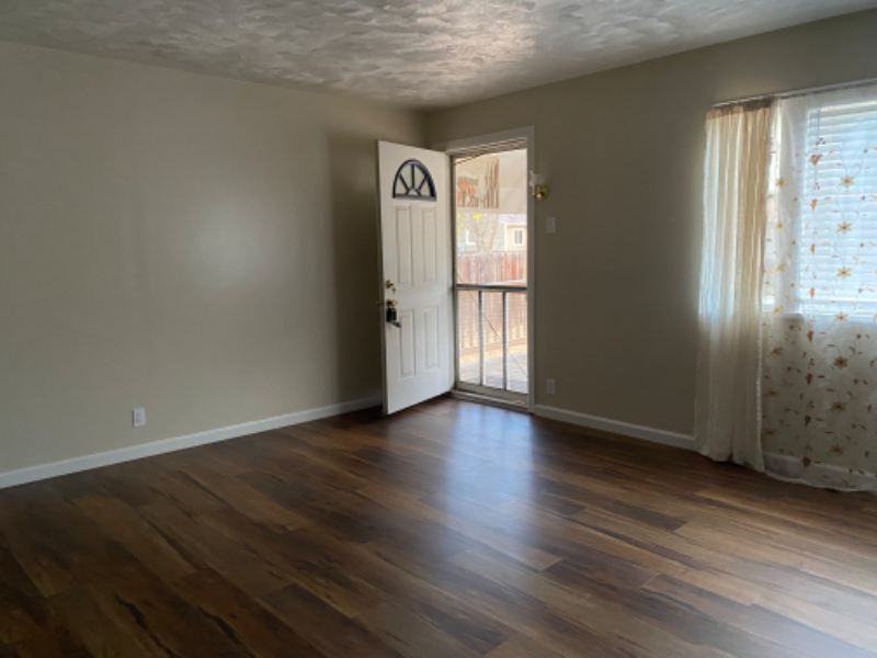 215 Parker St - Photo 4 of 22