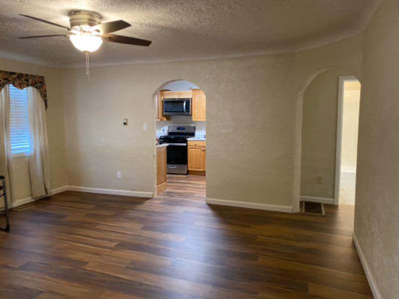 215 Parker St - Photo 6 of 22
