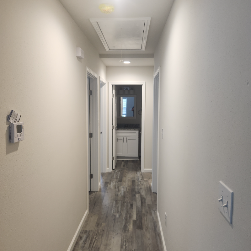 143 Hoover Dr - Photo 4 of 14
