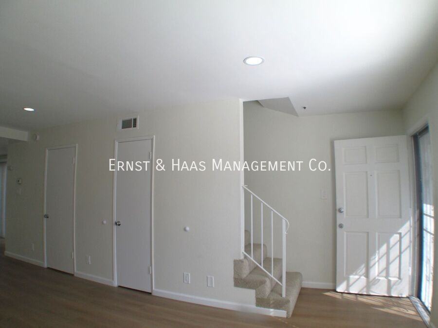 8621 1/2 Cedar St - Photo 4 of 29