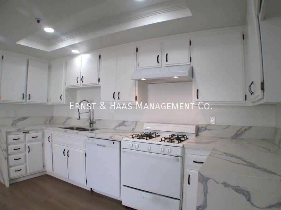 8621 1/2 Cedar St - Photo 7 of 29