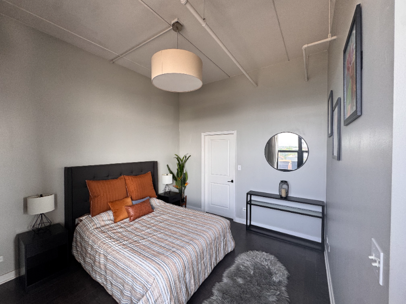 811 W 15th Pl #815 - Photo 5 of 15