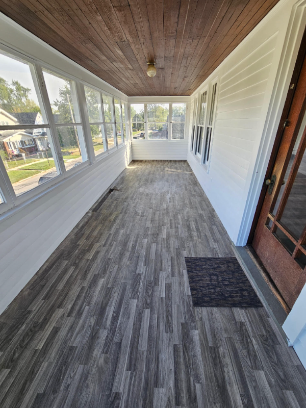 908 Forsythe St - Photo 2 of 13