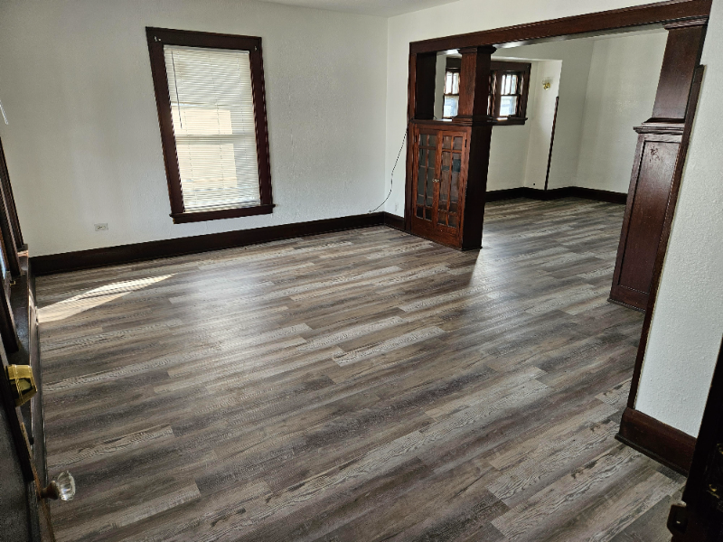 908 Forsythe St - Photo 7 of 13