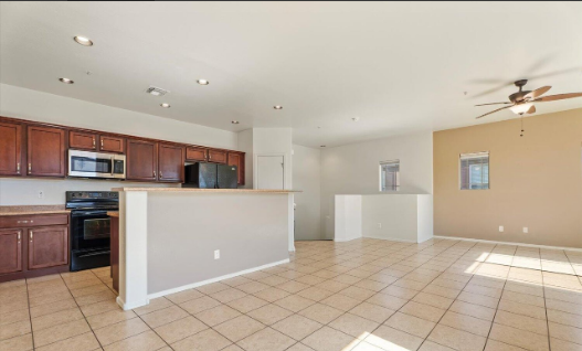 1441 N 80th Ln - Photo 4 of 12