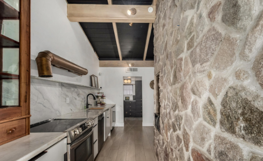 161 E Erie St - Photo 6 of 13