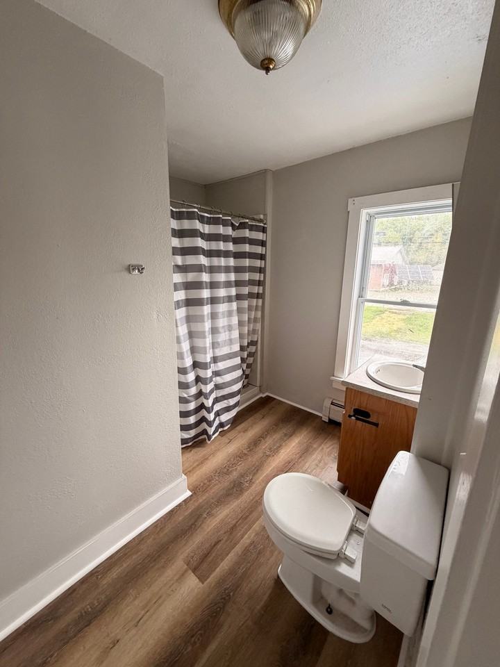 113 Railroad St #2 - Photo 2 of 4