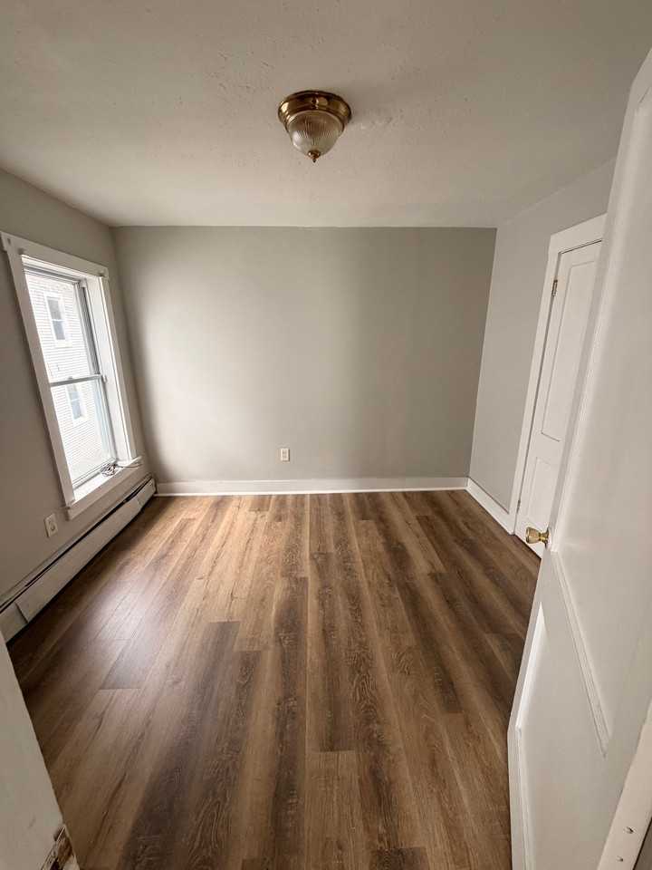 113 Railroad St #2 - Photo 4 of 4