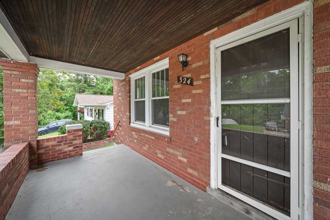 324 Emmett Ave - Photo 2 of 19