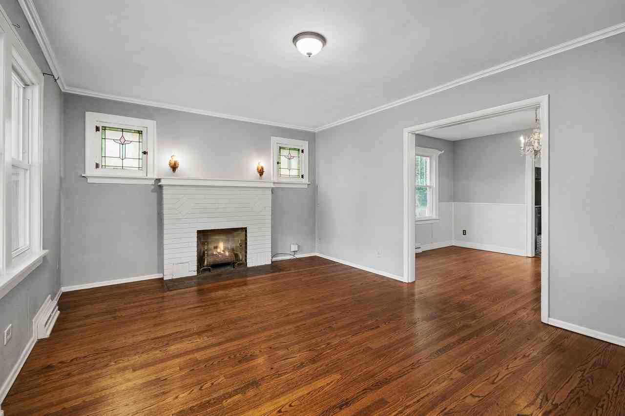 324 Emmett Ave - Photo 3 of 19