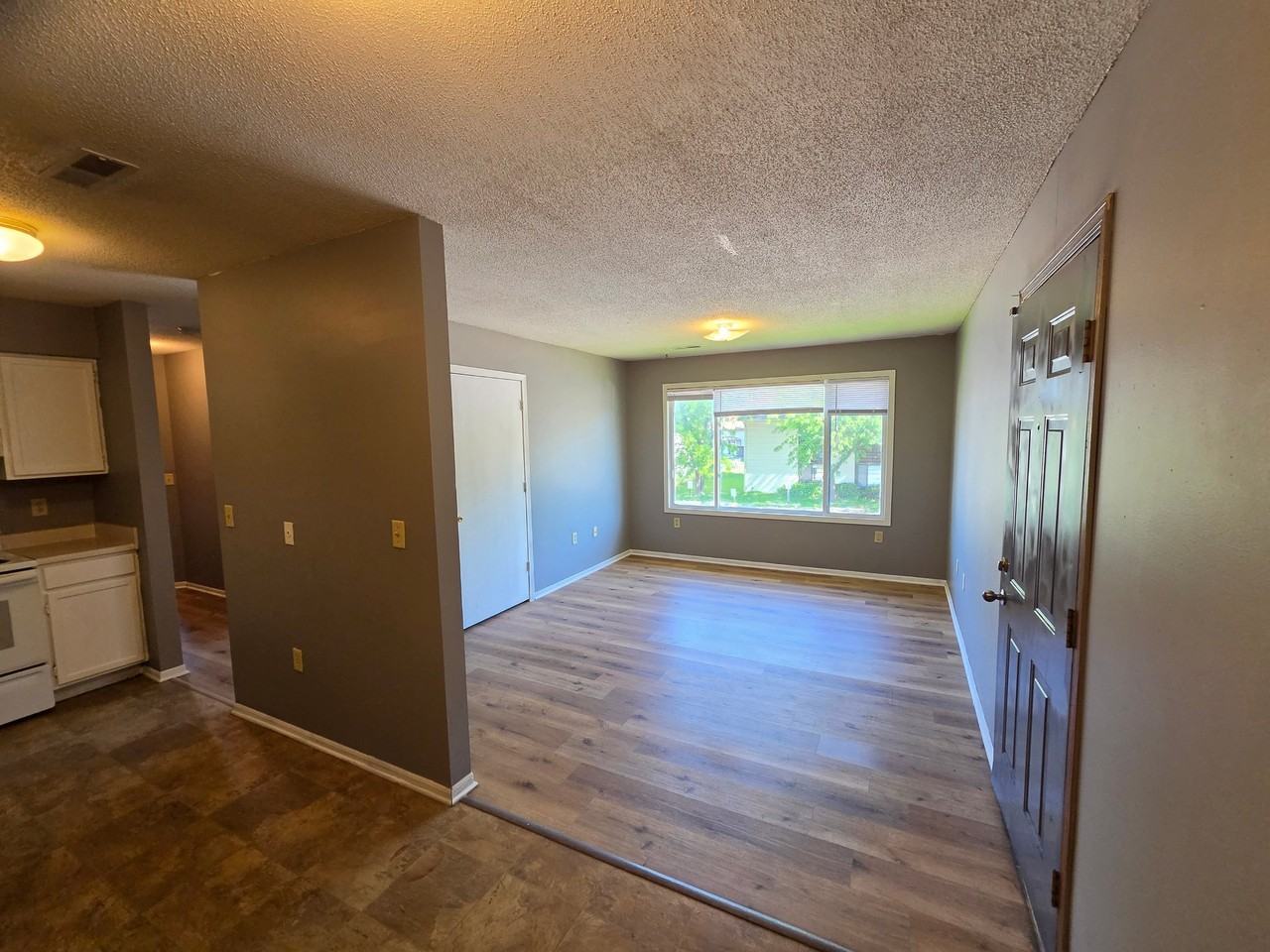 3213 12th Ave #G - Photo 3 of 9